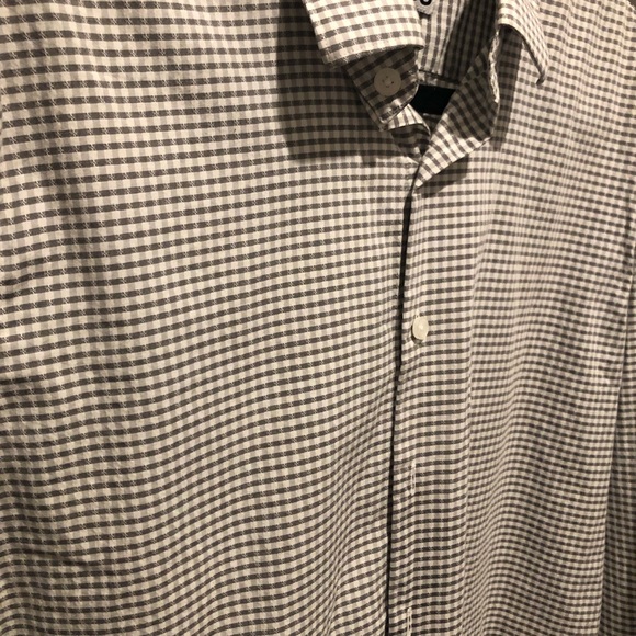 Express button down - Picture 2 of 3